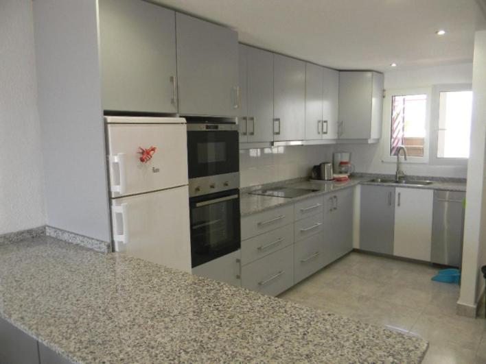 Bonito Apartamento Con Inmensa Terraza Y Piscina 阿尔啼 外观 照片